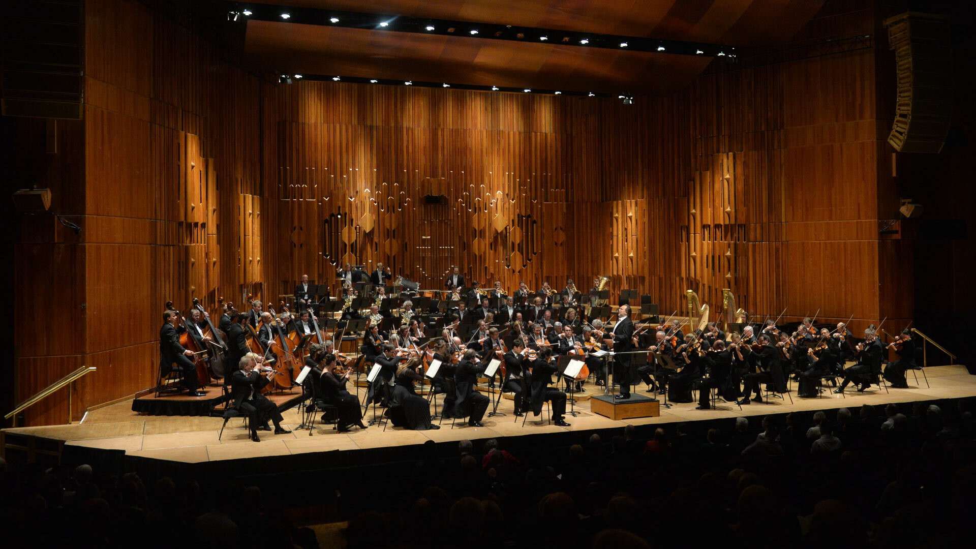 Romantic places for a date in the City - Guildhall School of Music and Drama - live orchestra on stage