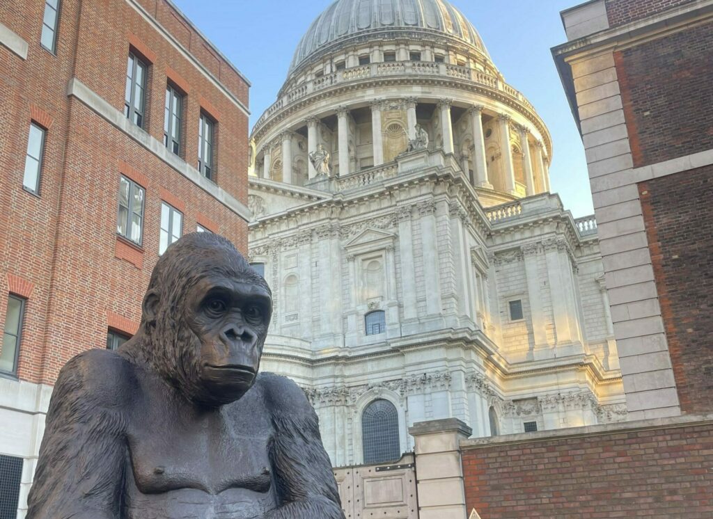 Large gorilla statue in Paternoster Square.