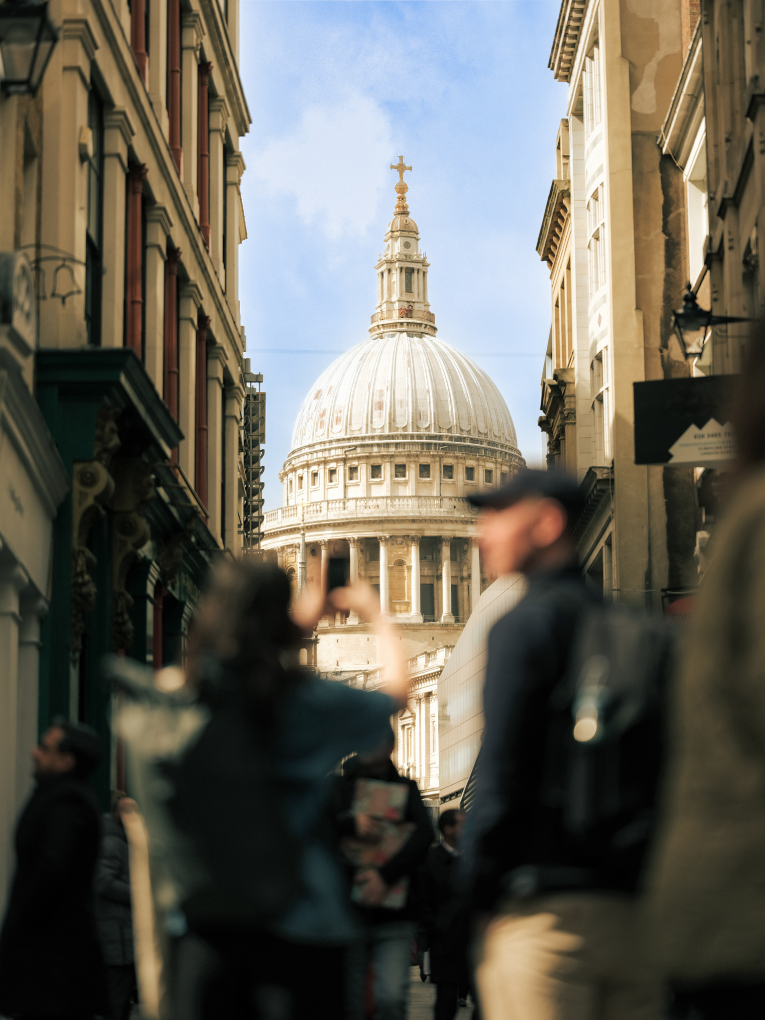 Visiting | City of London - street view of St Paul's - people takin gpicture