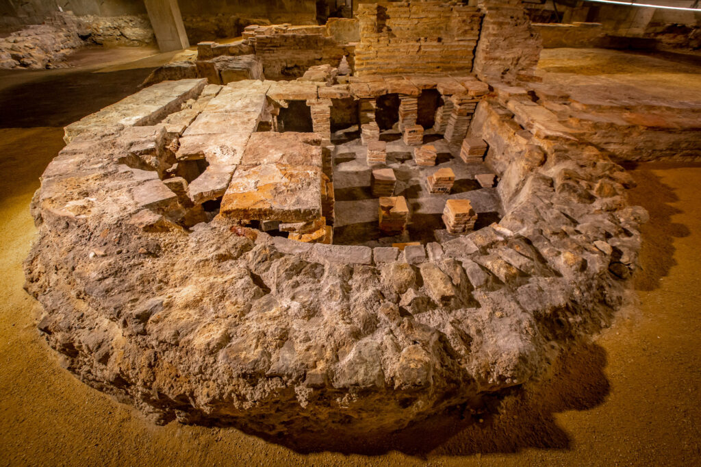 What's On - billingsgate-bath-house - old roman foundations