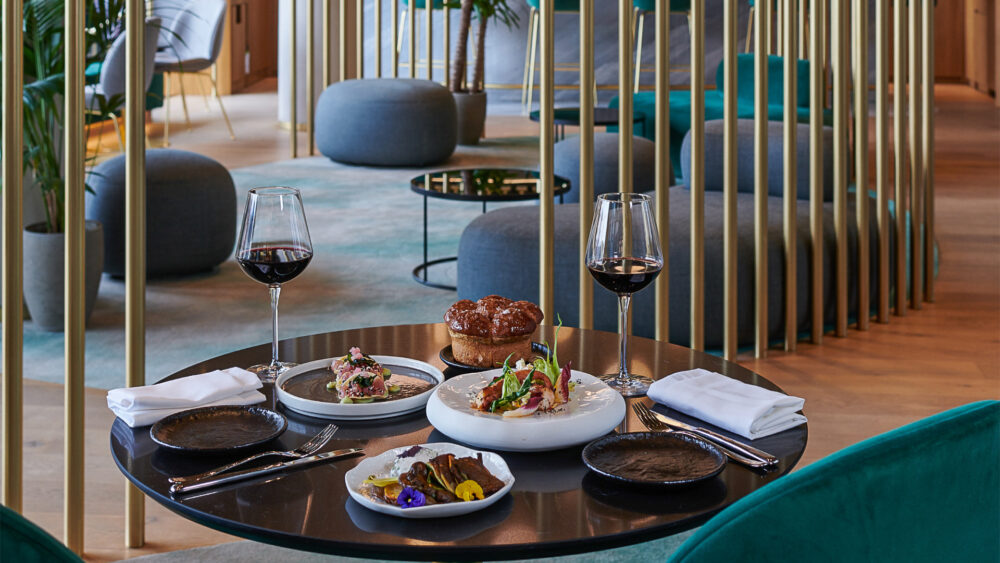 Happy Hour in Hithe + Seek
