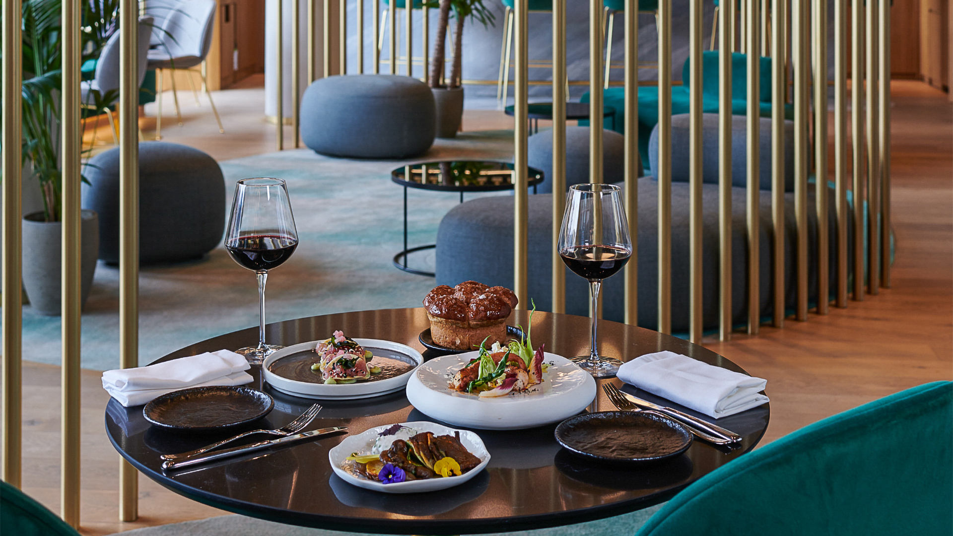 Happy Hour in Hithe + Seek