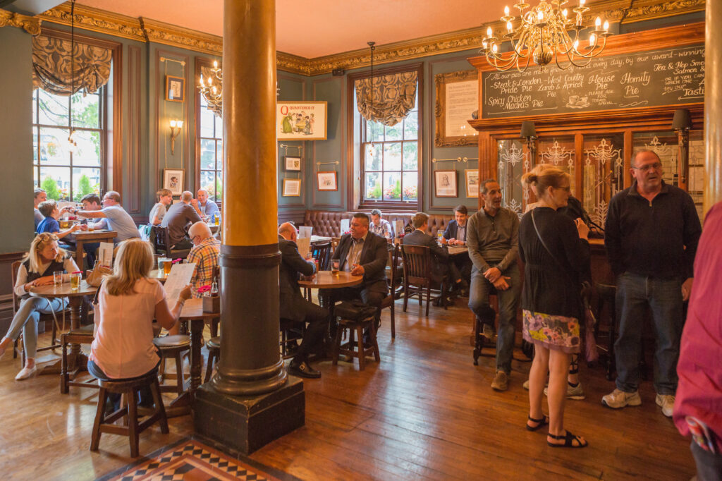 Hung, Drawn & Quartered - smart traditional pub interior 