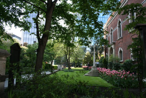 a photo of St Botolph without Bishopsgate Churchyard