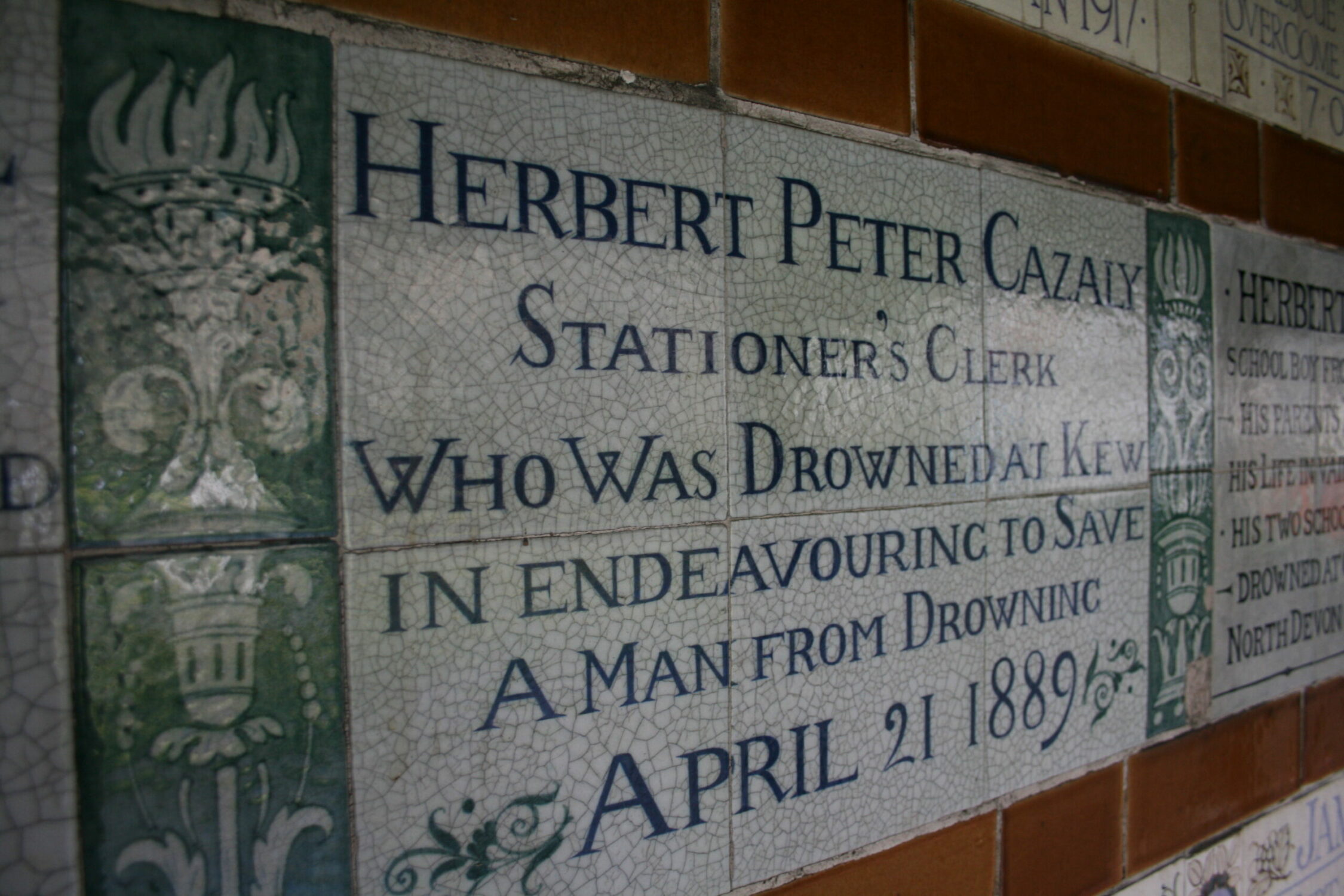 Image showing a plaque to remember those of self sacrifice in Postmans Park
